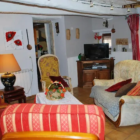 بيت للعطل Maison De 2 Chambres Avec Jardin Clos A Victor Et Melvieu *