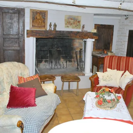 Maison De 2 Chambres Avec Jardin Clos A Victor Et Melvieu بيت للعطل Saint-Victor-et-Melvieu